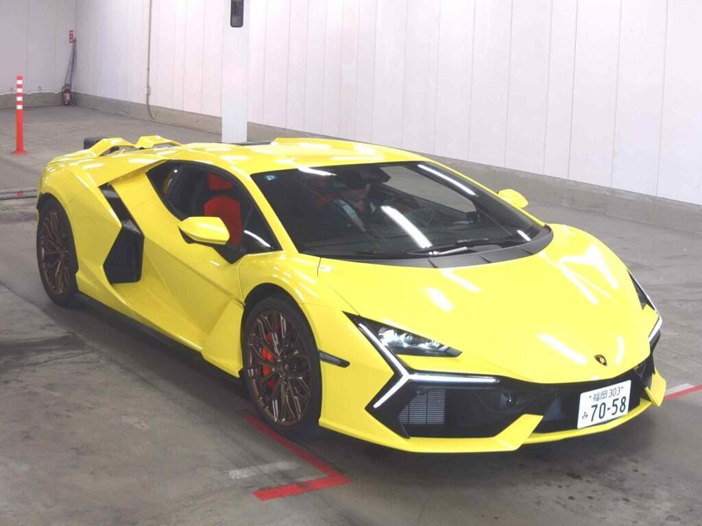 Lamborghini Revuelto 2025 z aukcji japońskiej