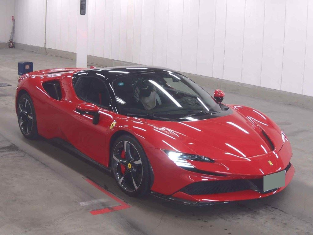 Ferrari SF90 Spider 2025 z aukcji japońskiej
