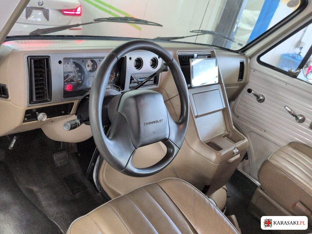 2023 Chevrolet Chevyvan 4D 5