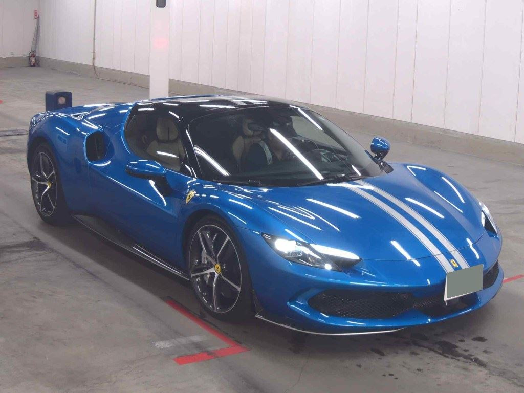 Ferrari 296GTS 2023 z aukcji japońskiej