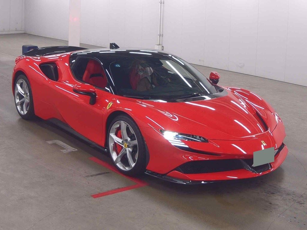 Ferrari SF90 Stradale 2023 z aukcji japońskiej
