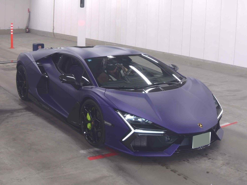 Lamborghini Revuelto 2024 z aukcji japońskiej