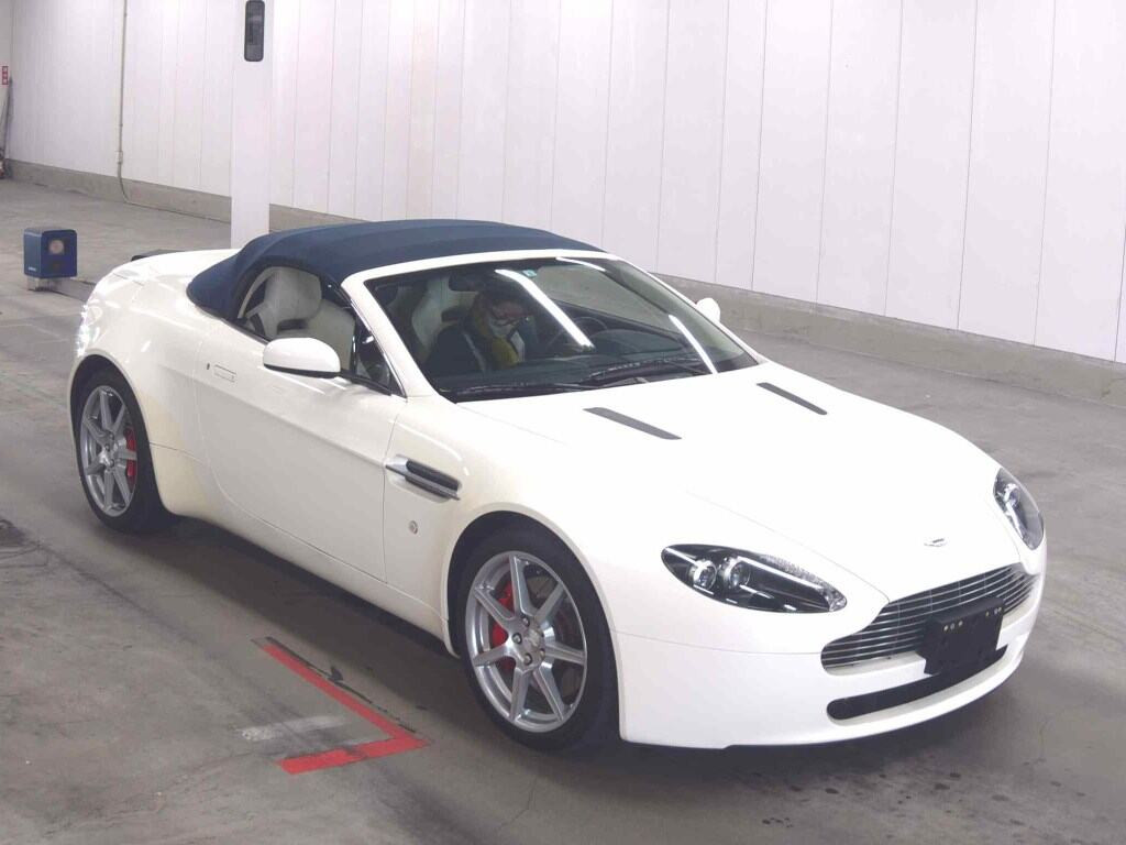 Aston Martin V8 Vantage 2007 z aukcji japońskiej