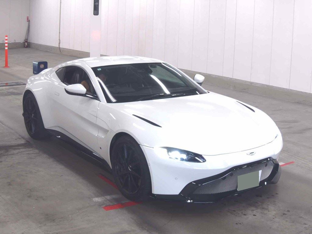 Aston Martin Vantage 2021 z aukcji japońskiej