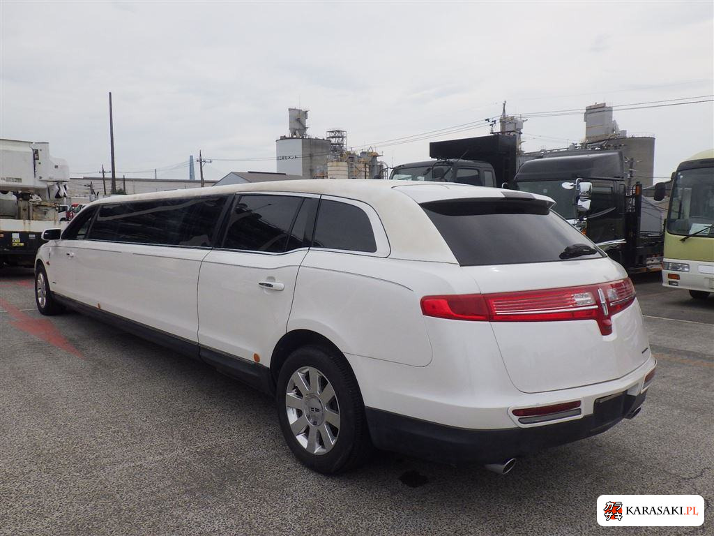 2013 Lincoln MKT 2