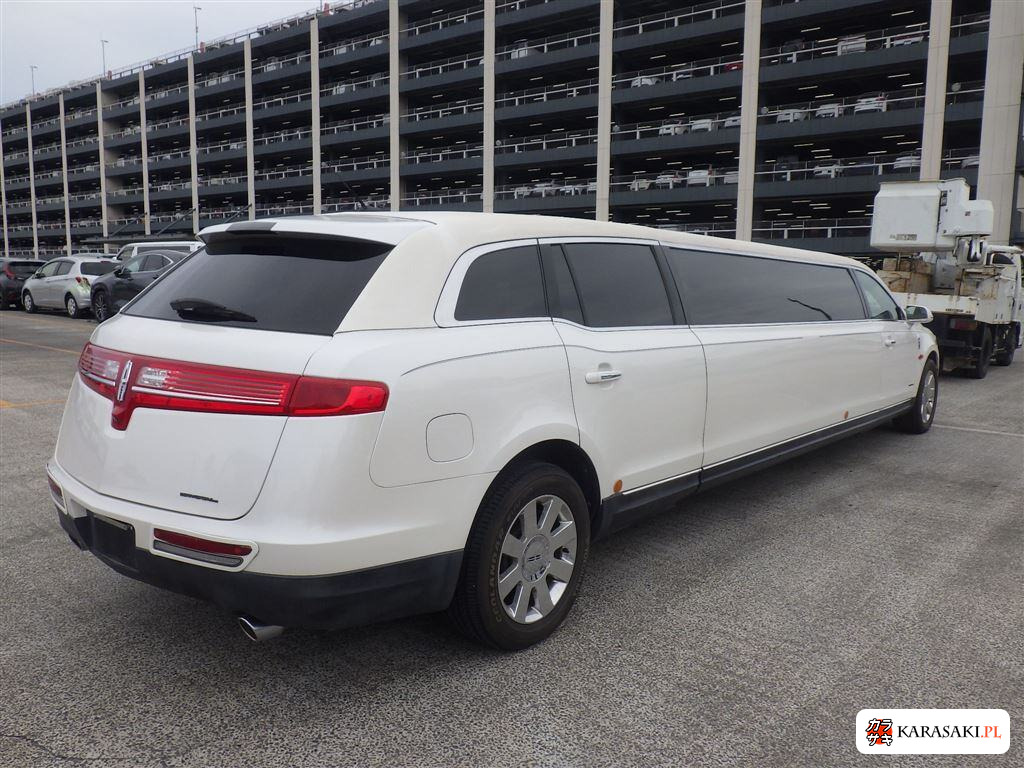 2013 Lincoln MKT 4