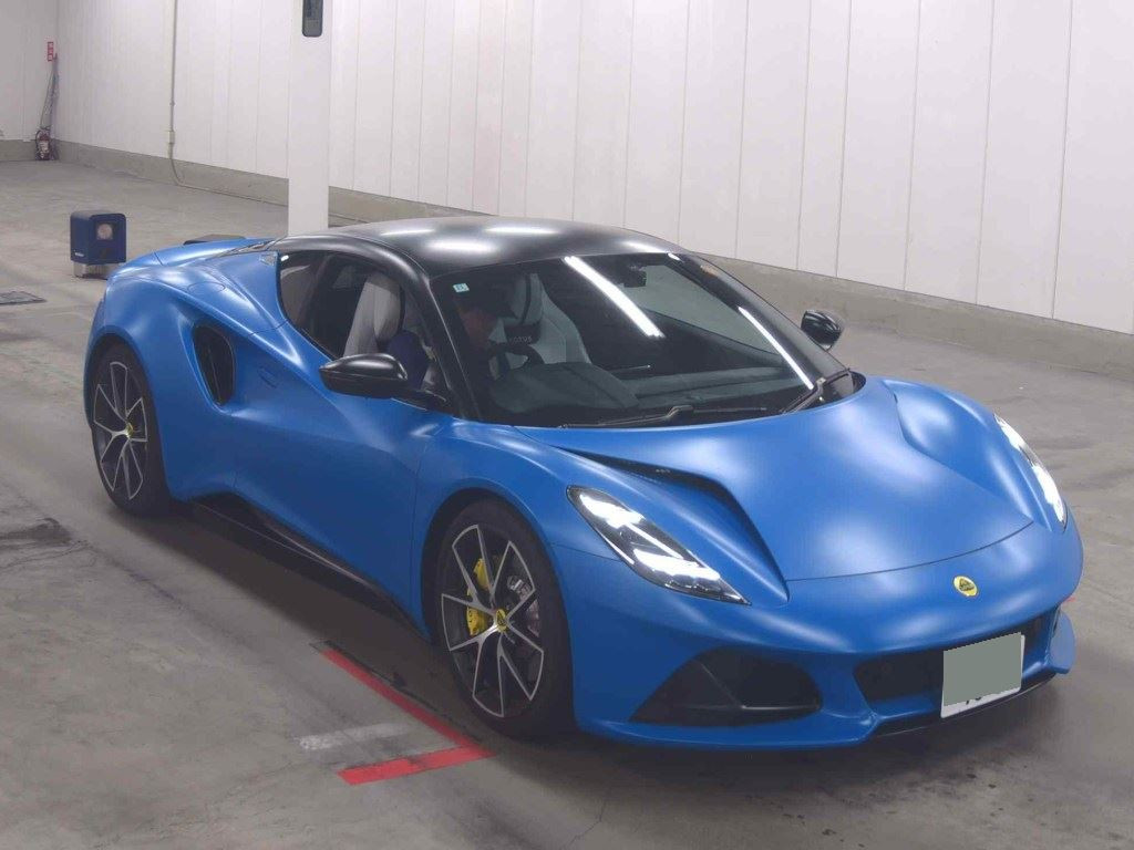 Lotus Emira 2023 z aukcji japońskiej