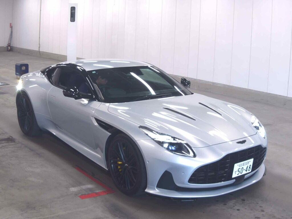 Aston Martin 2025 z aukcji japońskiej