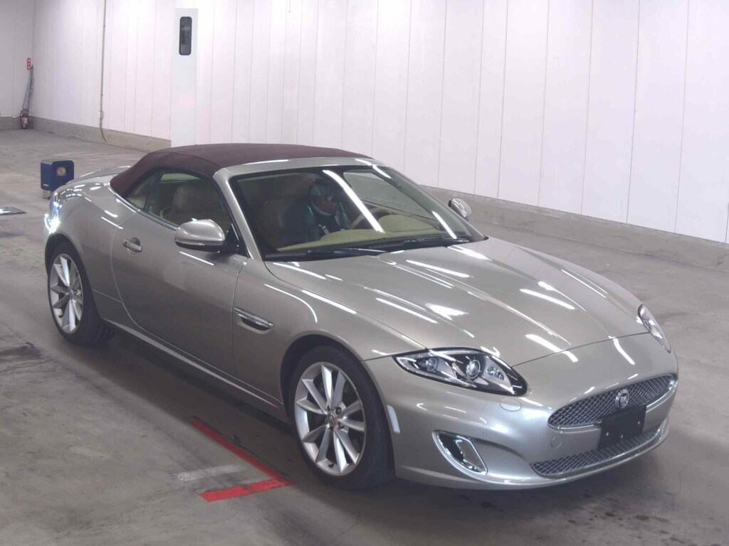 Jaguar XK 2013 z aukcji japońskiej