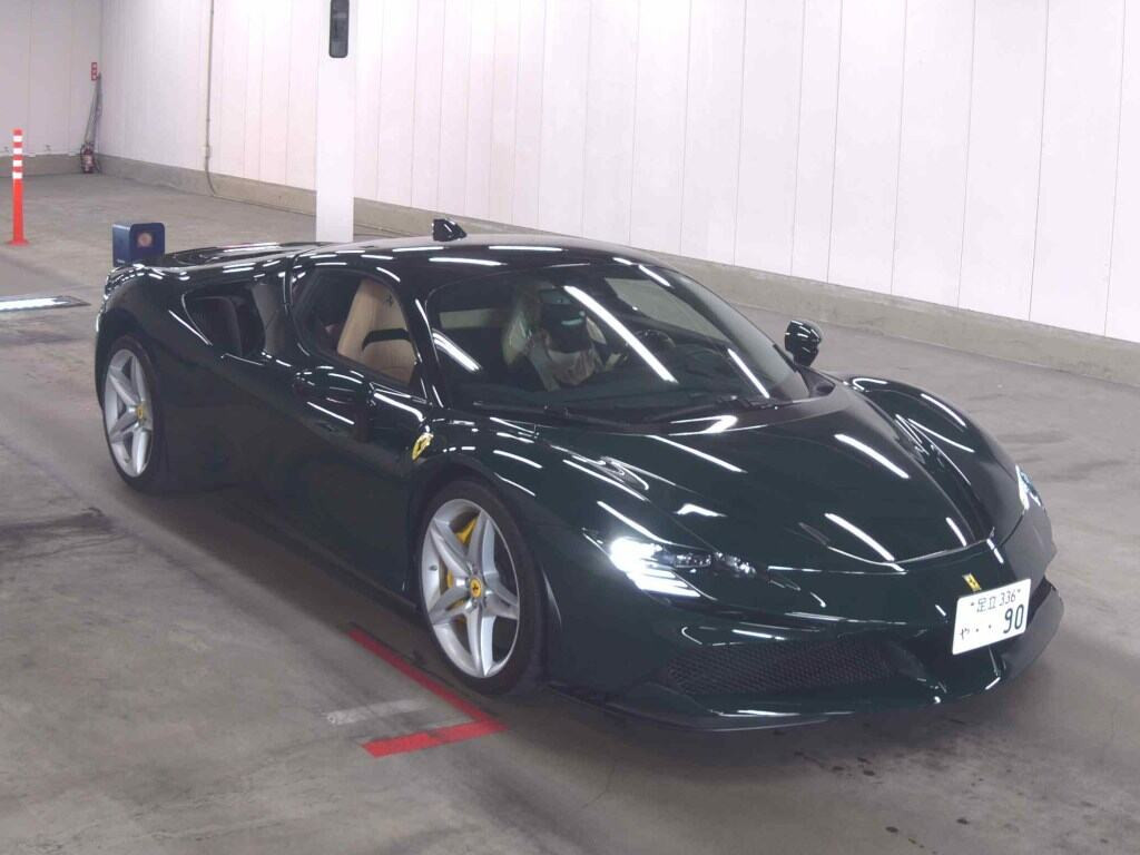 Ferrari SF90 Stradale 2023 z aukcji japońskiej