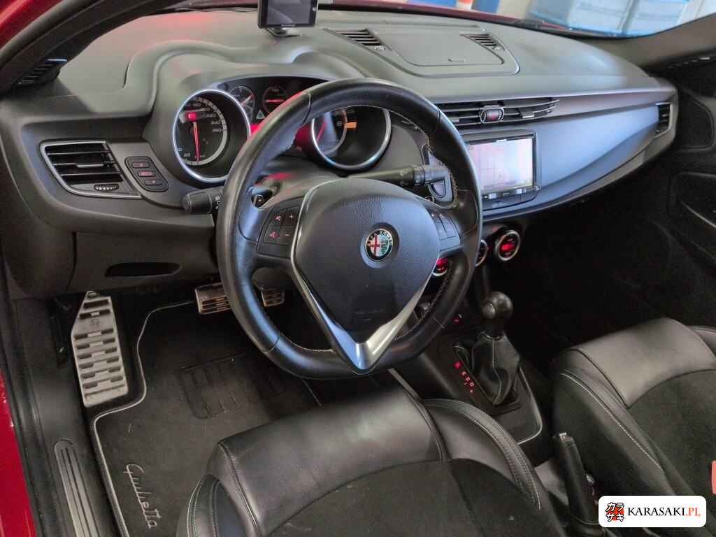 2015 Alfa Romeo Giulietta 5D Quadrifoglio Verde 5