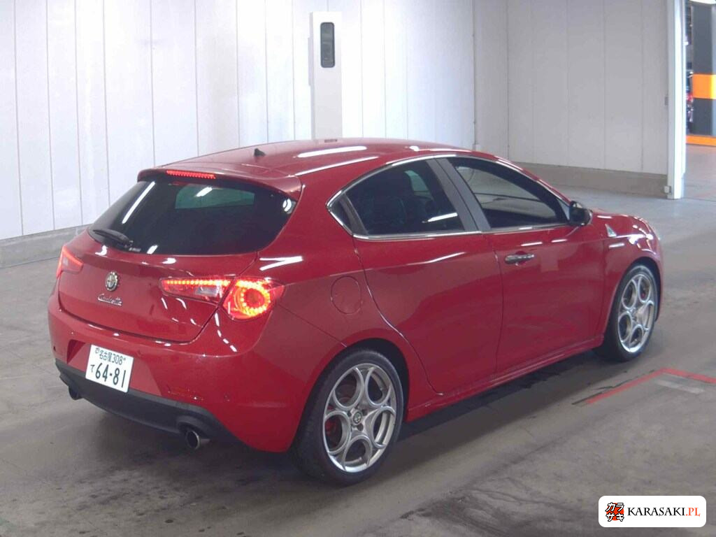 2015 Alfa Romeo Giulietta 5D Quadrifoglio Verde 4