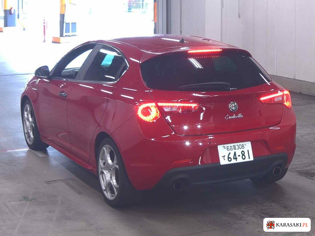 2015 Alfa Romeo Giulietta 5D Quadrifoglio Verde 2