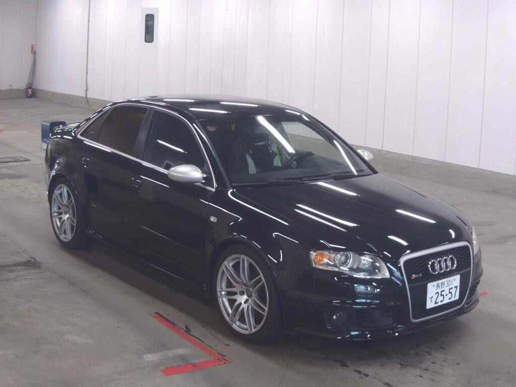 Audi RS4 2006 z aukcji japońskiej