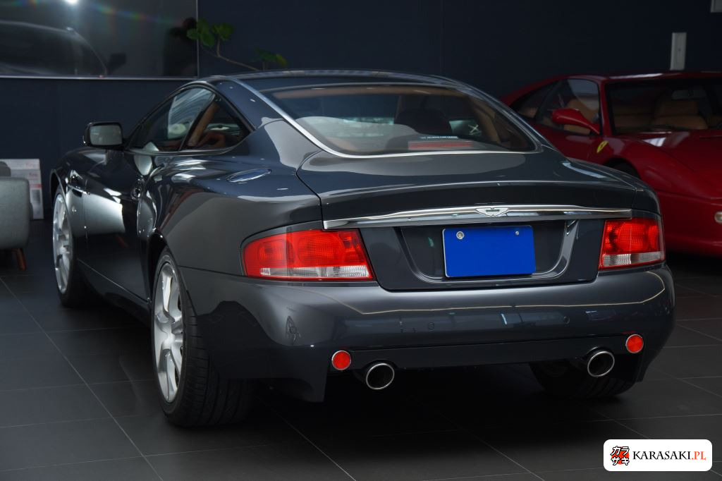 2004 Aston Martin V12 Vanquish Coupe 11