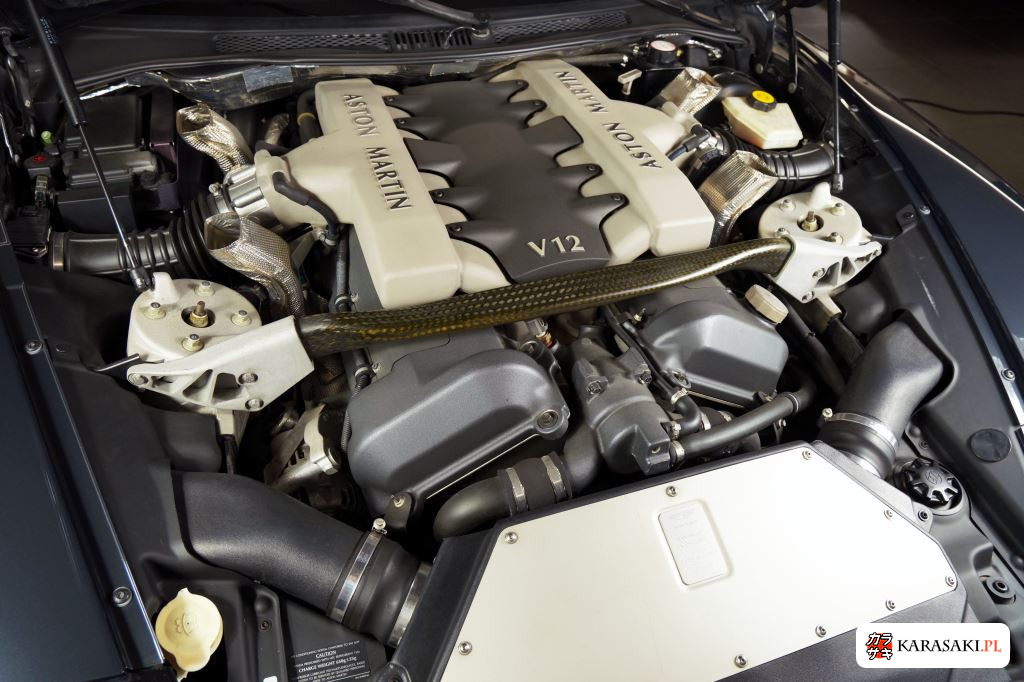 2004 Aston Martin V12 Vanquish Coupe 12