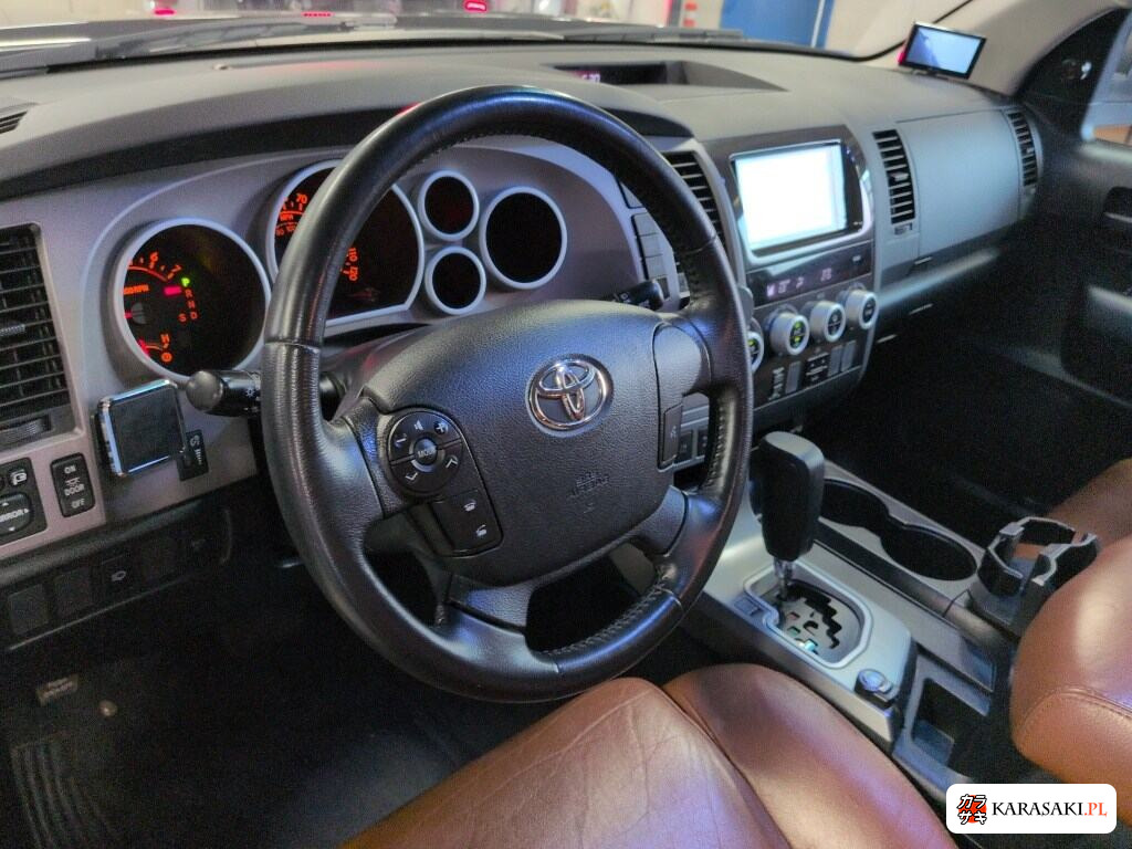 2013 America Toyota Sequoia 5D 4WD SR5 5