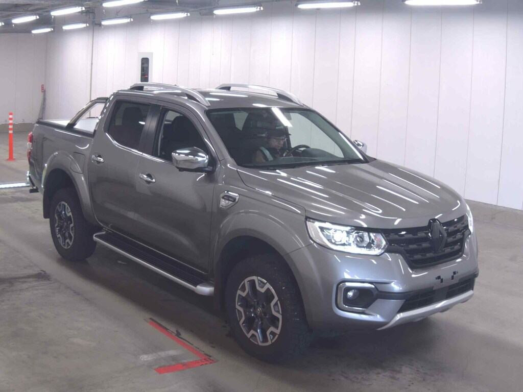 Renault 2022 z aukcji japońskiej