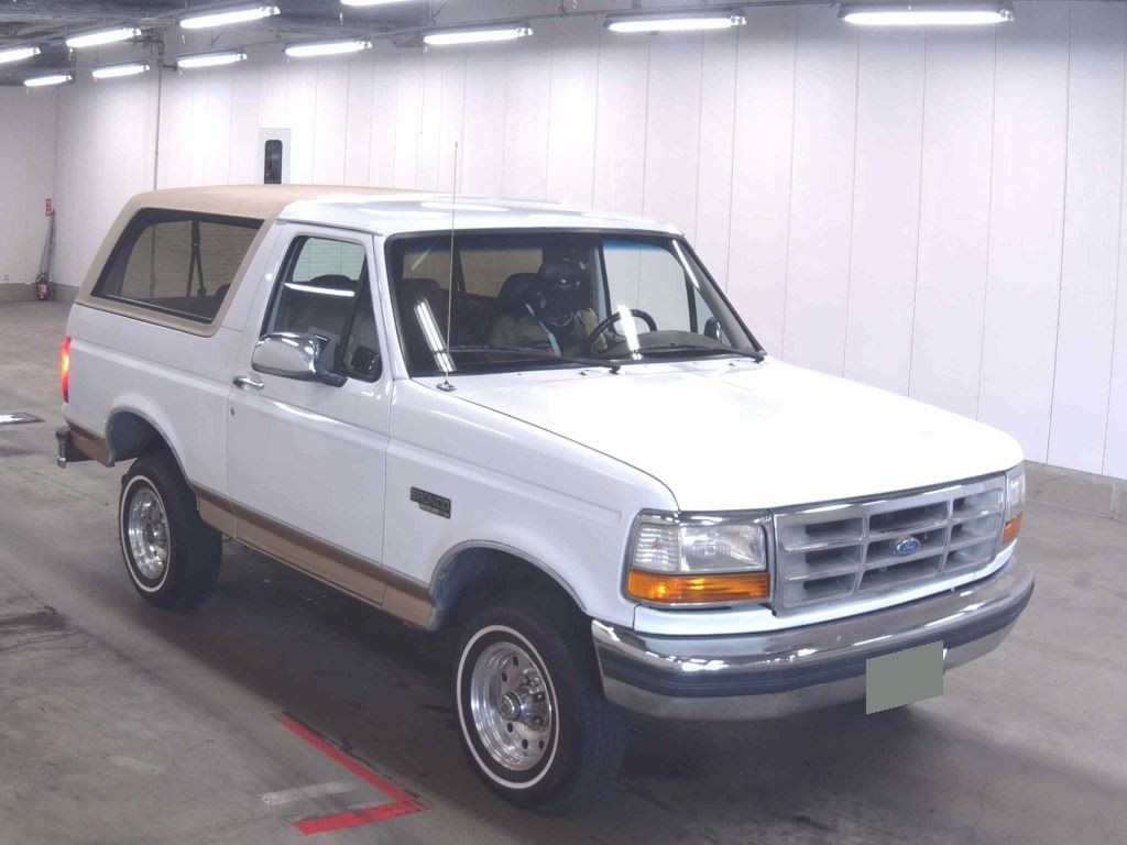 Ford Bronco 2002 z aukcji japońskiej