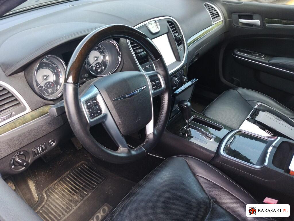 2013 Chrysler 300C 5