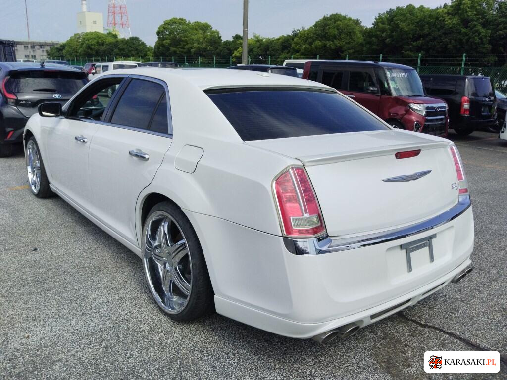 2013 Chrysler 300C 2