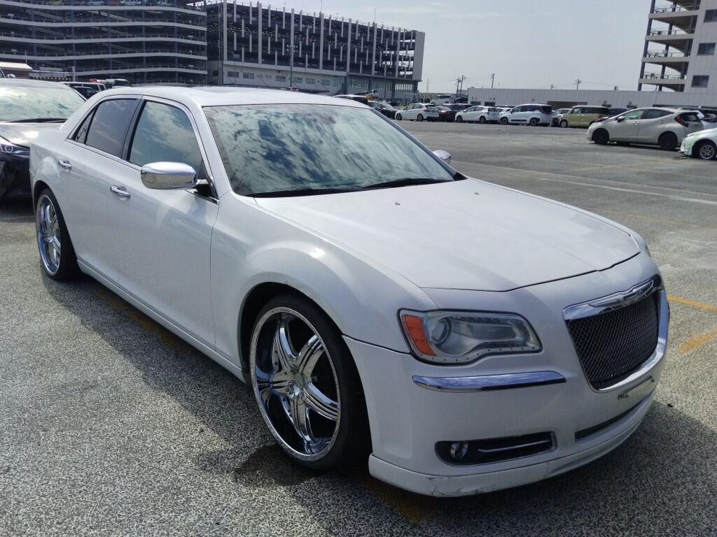 Chrysler 300C 2013 z aukcji japońskiej
