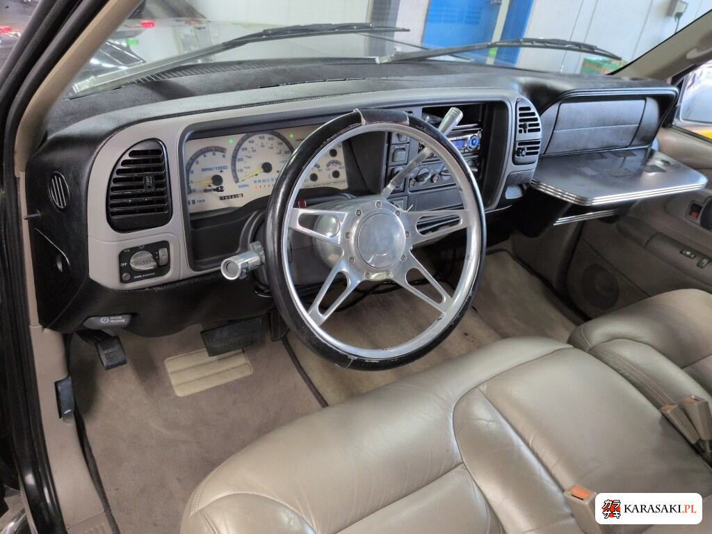 2002 Chevrolet Suburban 4WD LT 5