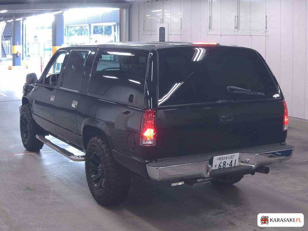 2002 Chevrolet Suburban 4WD LT 2