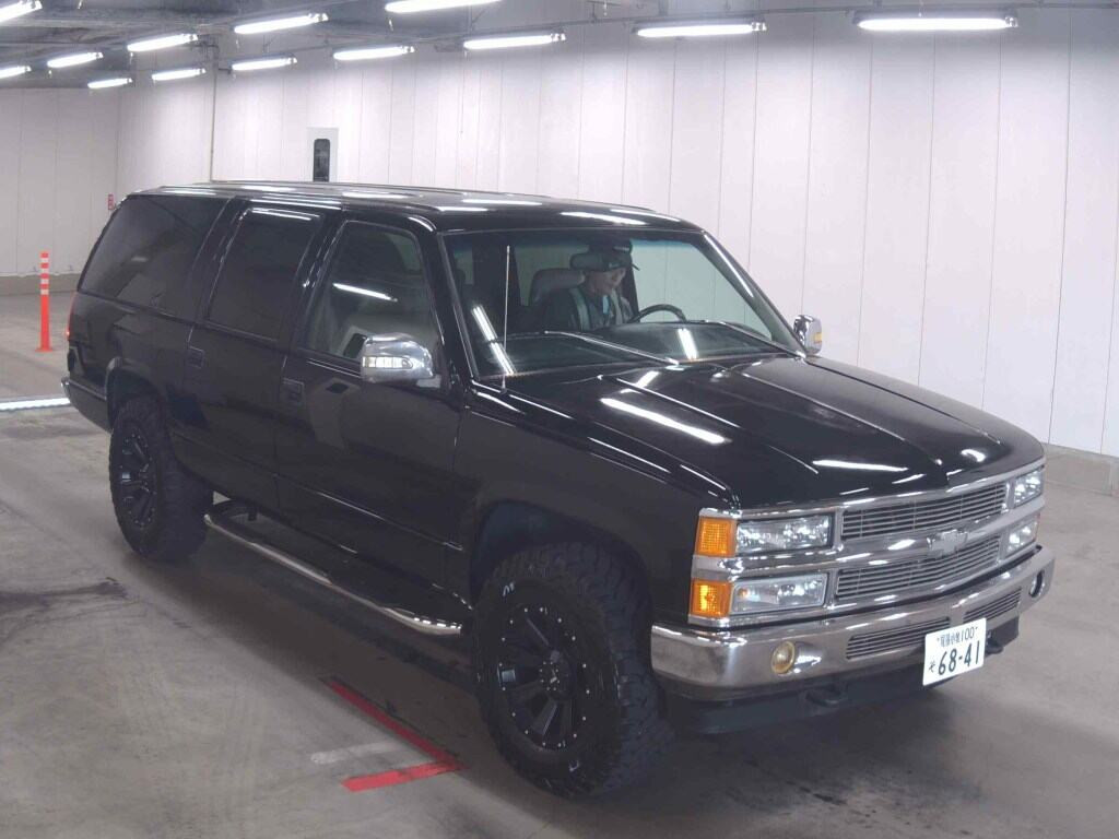 Chevrolet Suburban 2002 z aukcji japońskiej