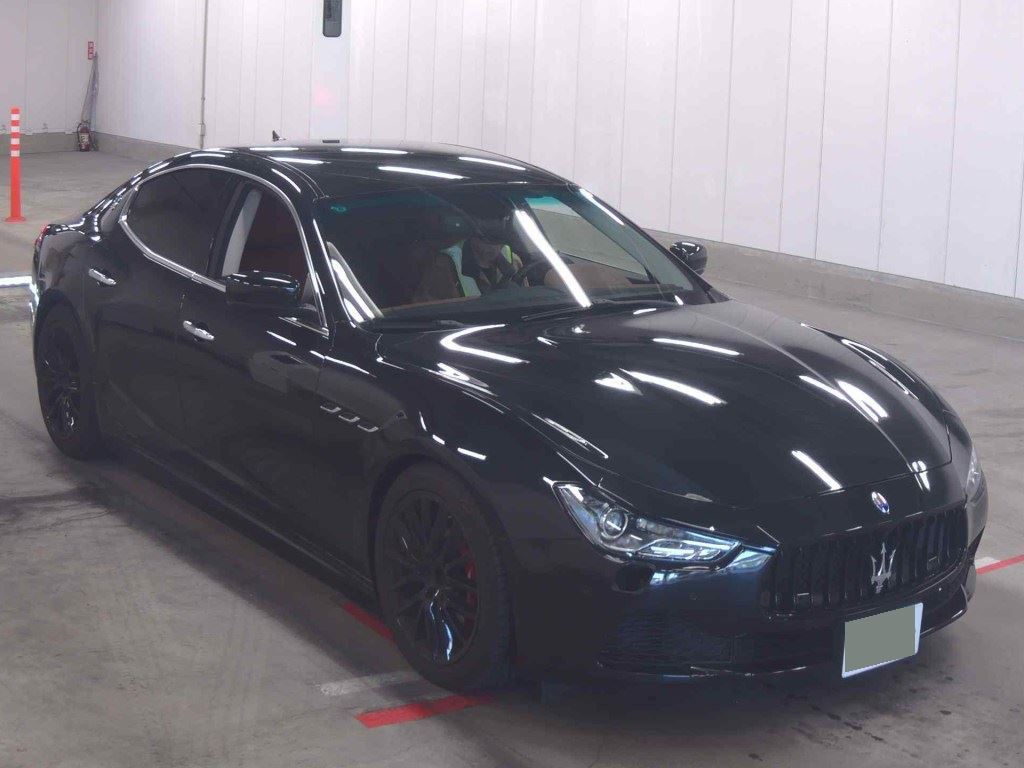 Maserati Ghibli 2014 z aukcji japońskiej