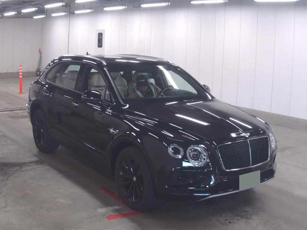 Bentley Bentayga 2016 z aukcji japońskiej