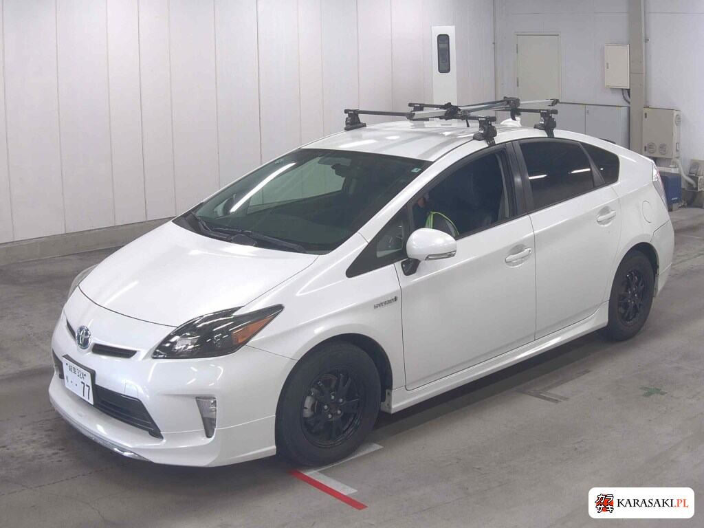 2019 America Toyota Prius 5D 3