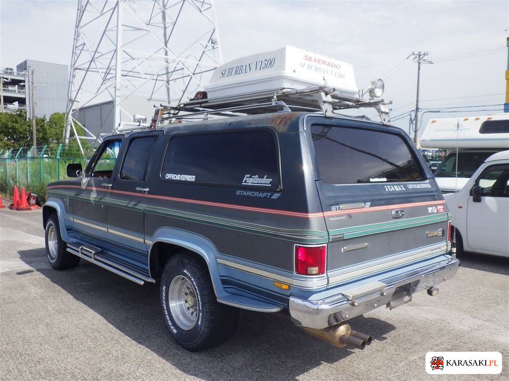 1987 Chevrolet Suburban 4WD 2