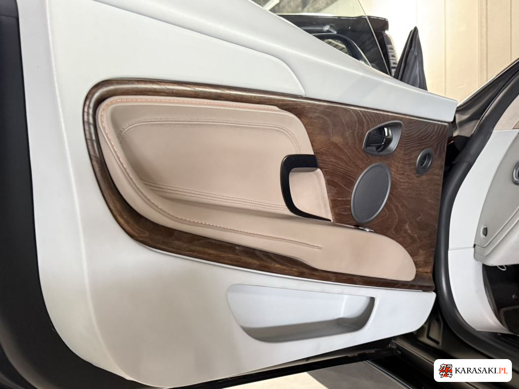 2018 Aston Martin DB11 V12 15