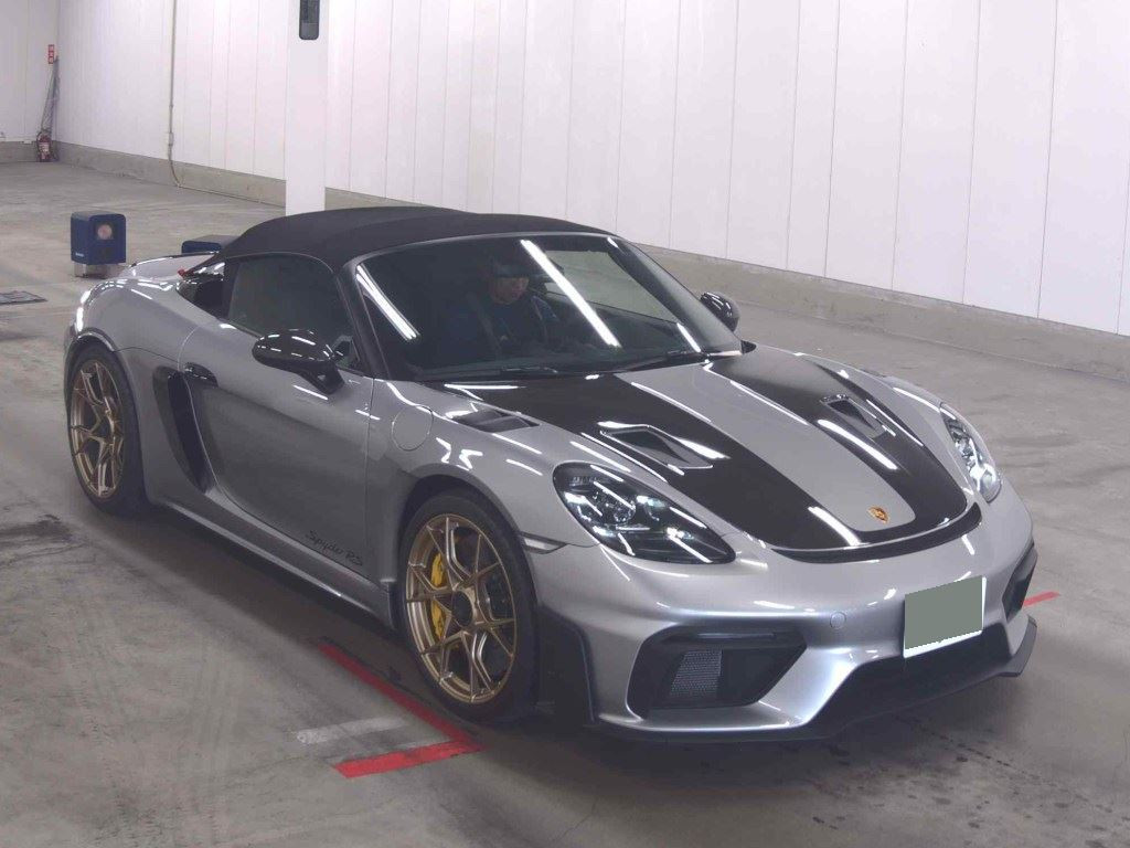Porsche 718 Spyder 2025 z aukcji japońskiej