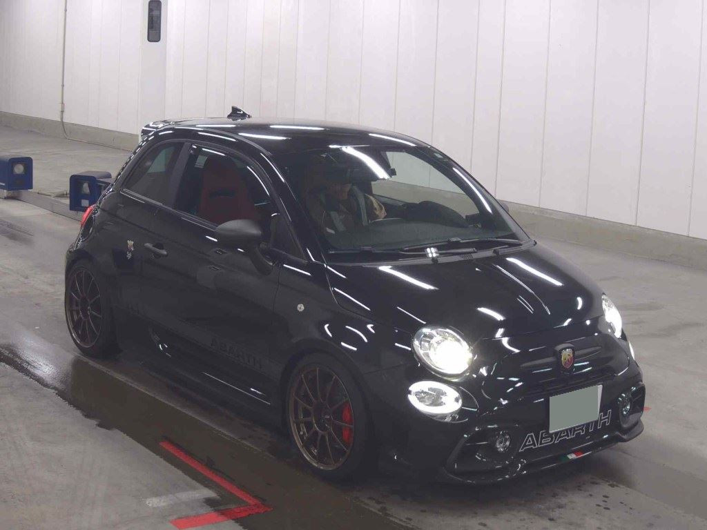 Abarth 595 2018 z aukcji japońskiej