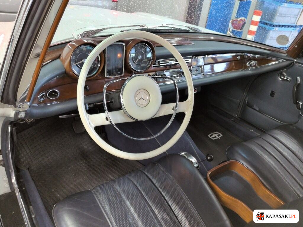 1967 Mercedes-Benz 250SE 5