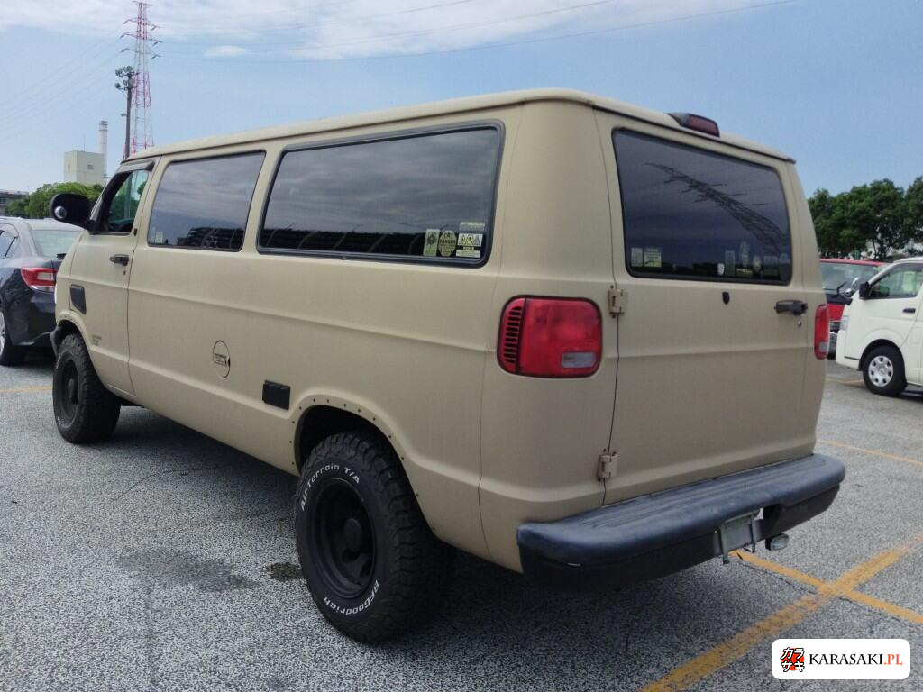 2004 Dodge Ram 4D 2