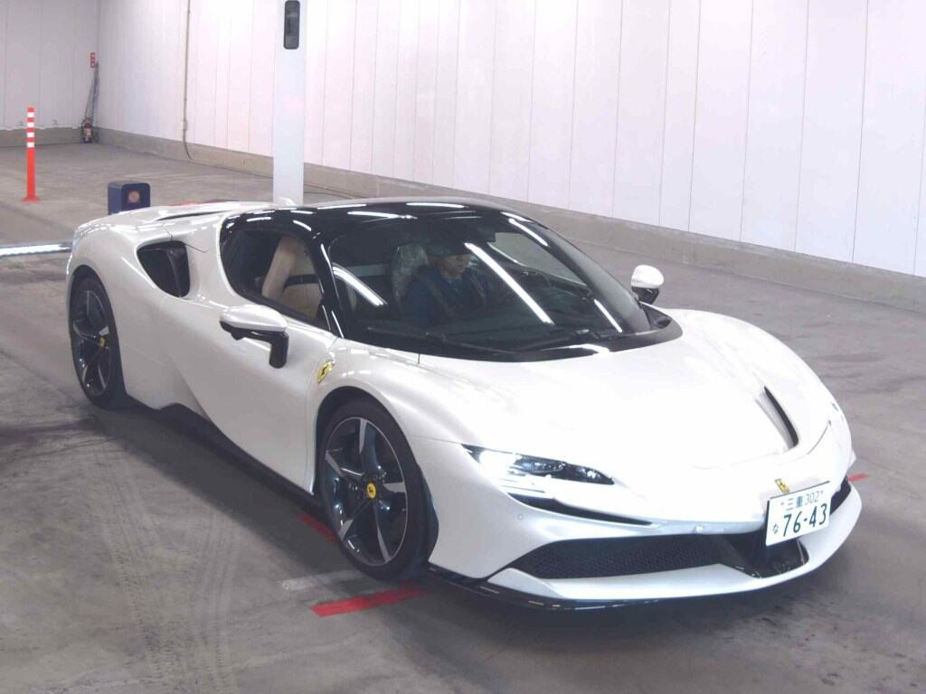 Ferrari SF90 Spider 2024 z aukcji japońskiej
