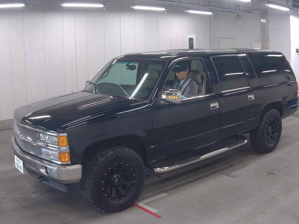 Chevrolet Suburban 2002 z aukcji japońskiej