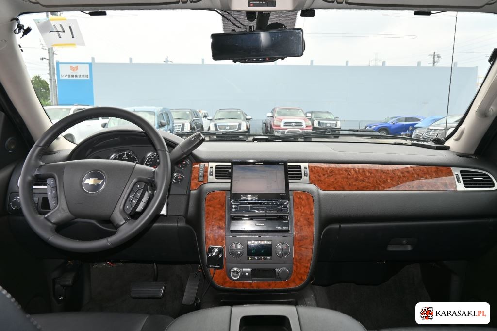 2009 Chevrolet Avalanche 4D 8