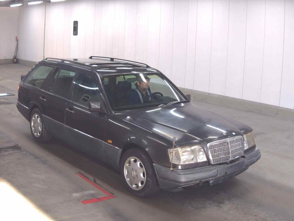 Mercedes-Benz E-Class Stationwagon 1997 z aukcji japońskiej