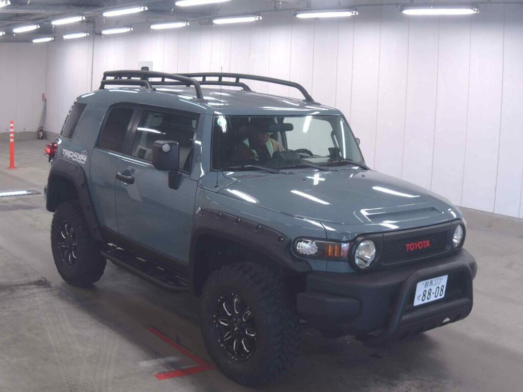 America Toyota FJ Cruiser 2013 z aukcji japońskiej