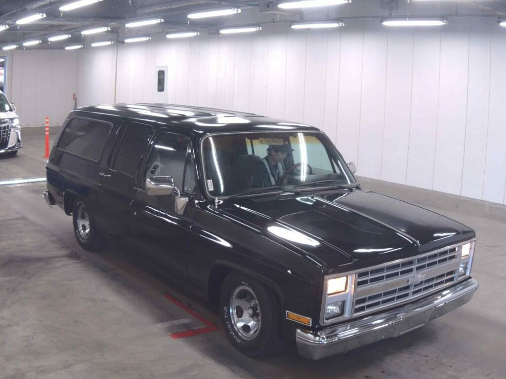 Chevrolet Suburban 2000 z aukcji japońskiej
