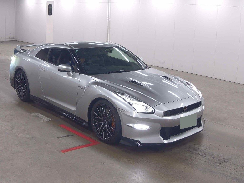 Nissan GT-R 2024 z aukcji japońskiej