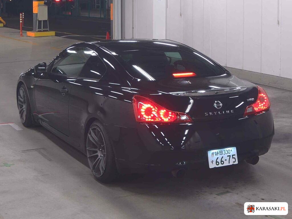 Nissan Skyline 2015 z aukcji japońskiej