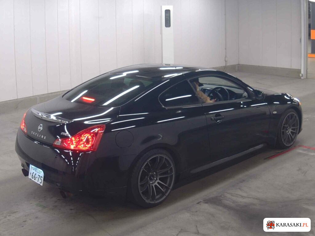 Nissan Skyline 2015 z aukcji japońskiej