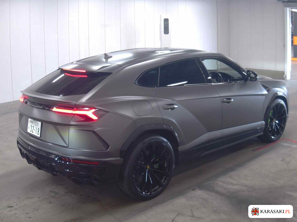 Lamborghini Urus 2022 z aukcji japońskiej