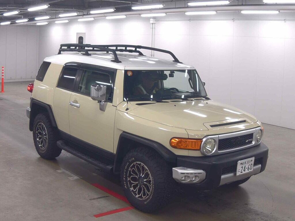 America Toyota FJ Cruiser 2008 z aukcji japońskiej