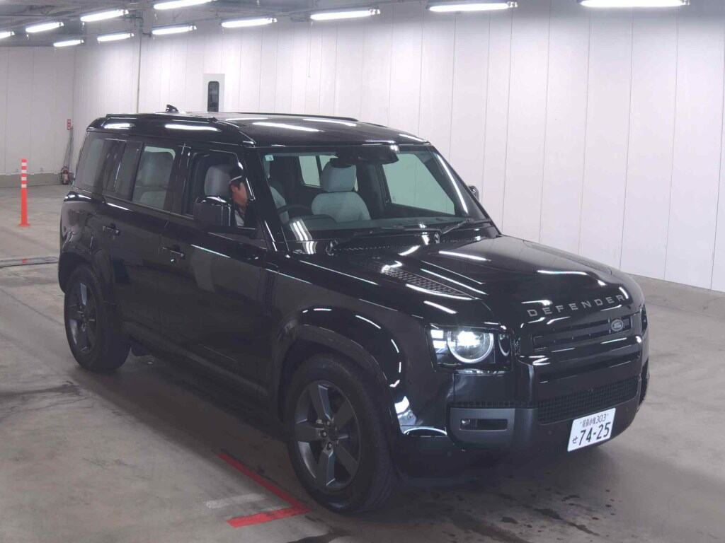 Land Rover Defender 2026 z aukcji japońskiej